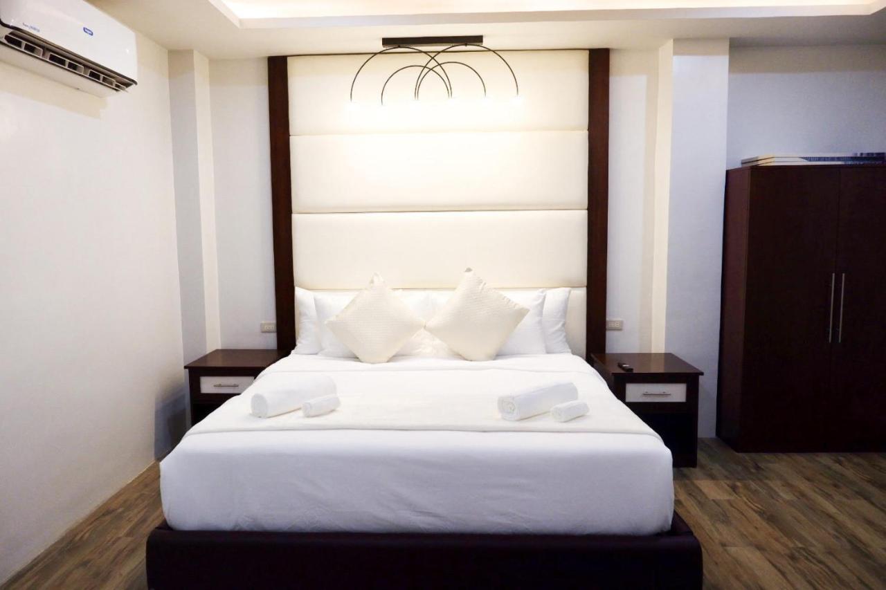 D And R Travellers Inn Naga  Dış mekan fotoğraf